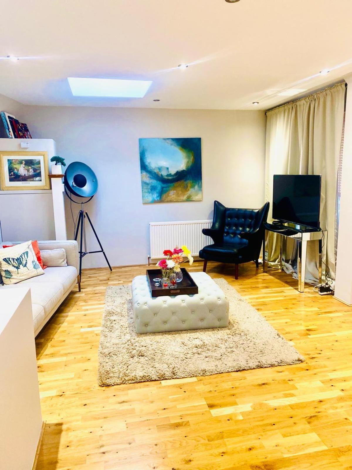 Large Self-Contained Cozy Studio London Exterior foto